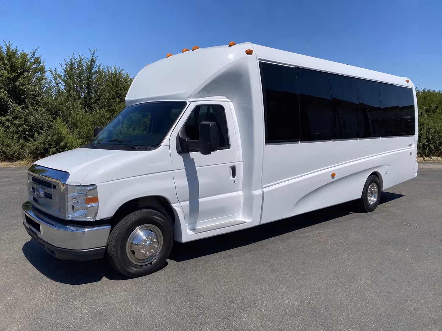 Paterson Winery Tour & Pub Crawl Transportation party bus exterior